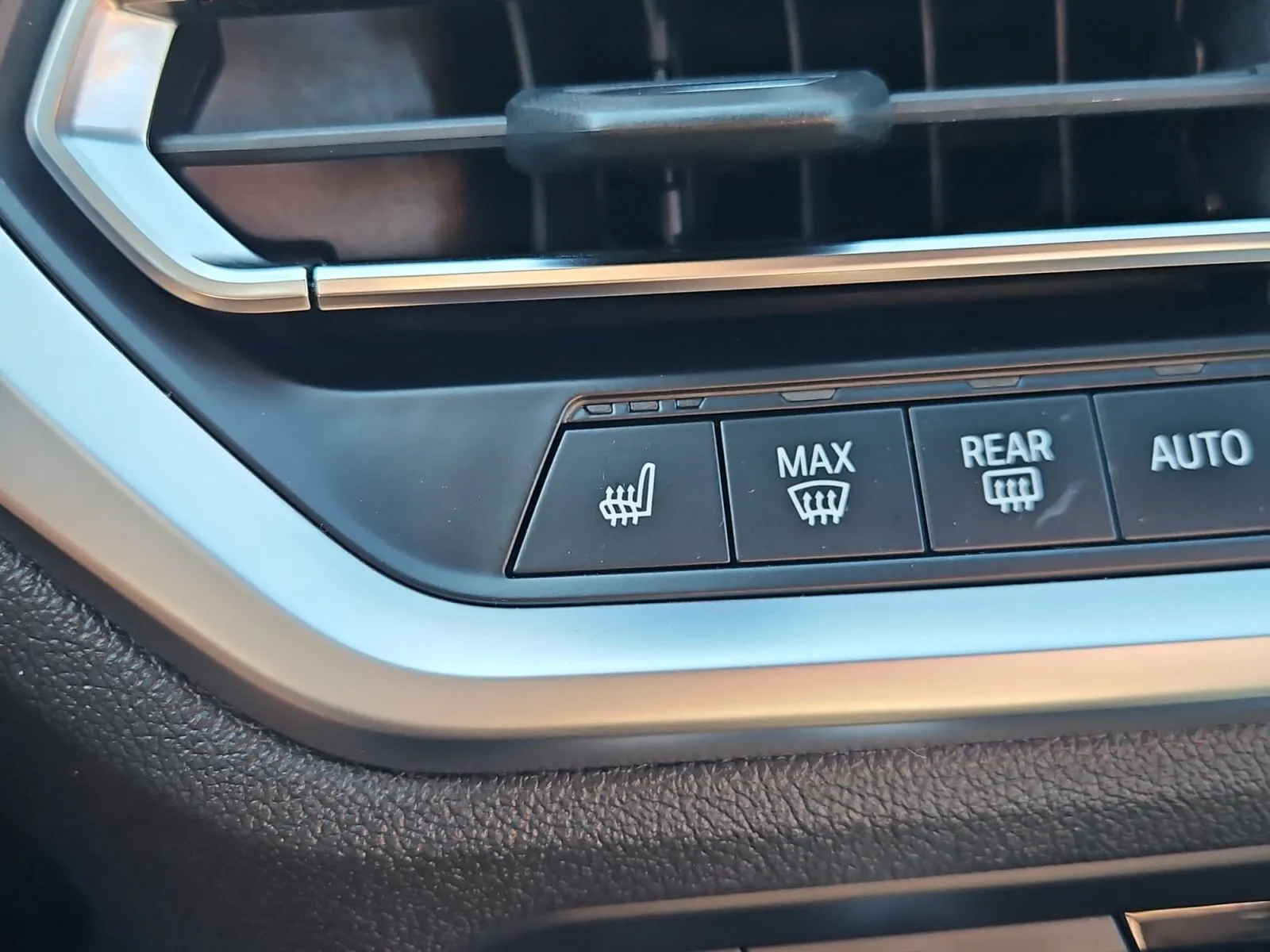 BMW 3 Series photo 21