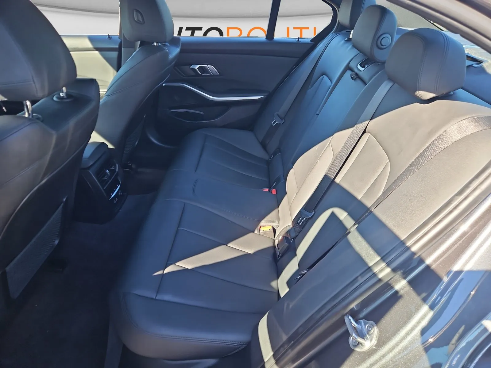 BMW 3 Series photo 14