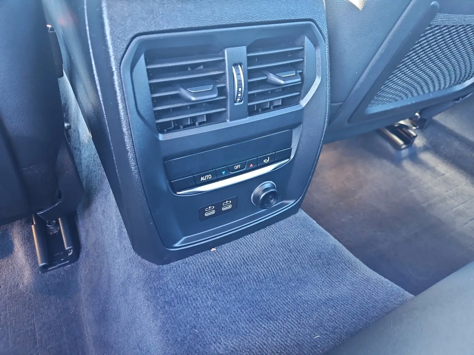 BMW 3 Series photo 13