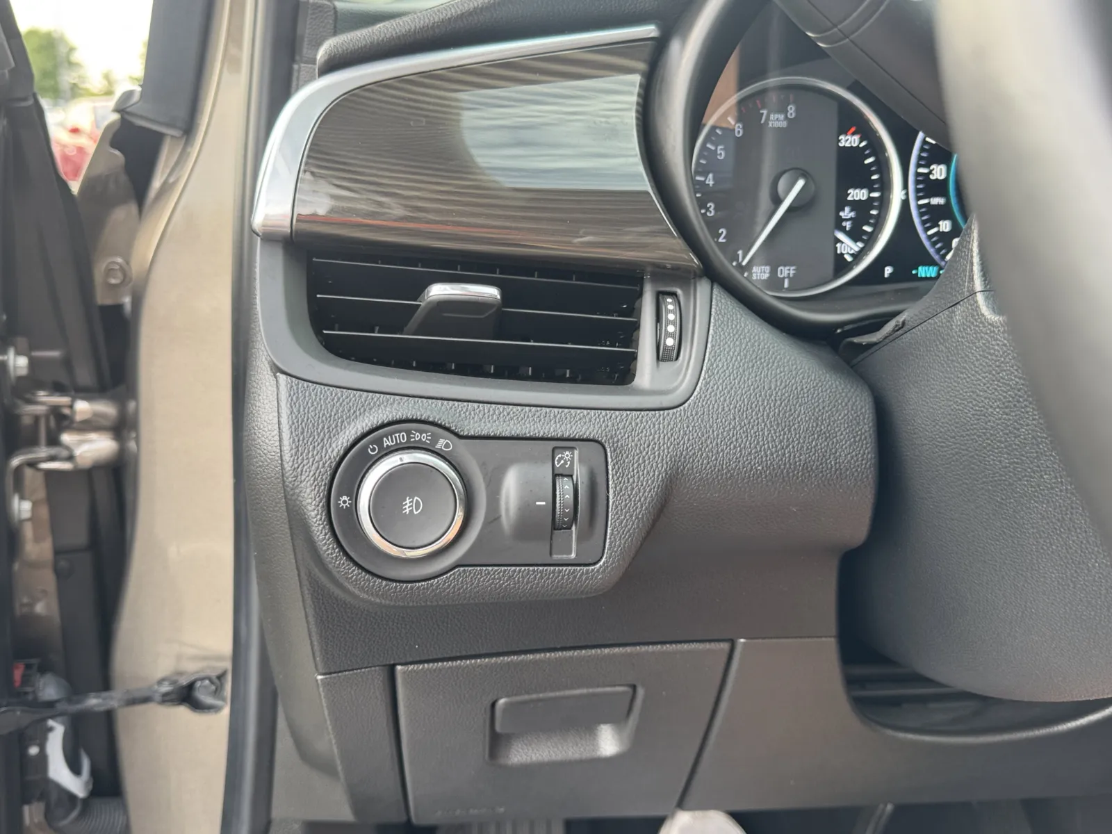 Buick Envision photo 22