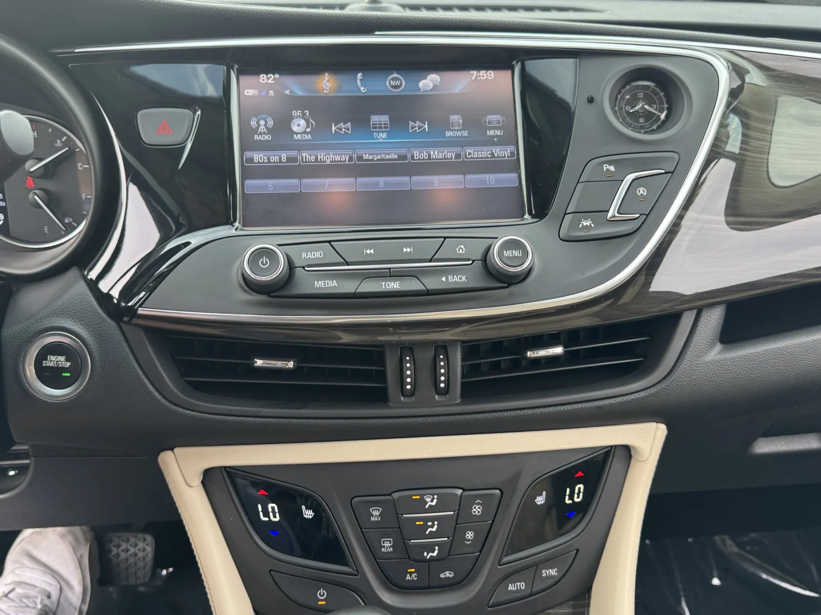 Buick Envision photo 28