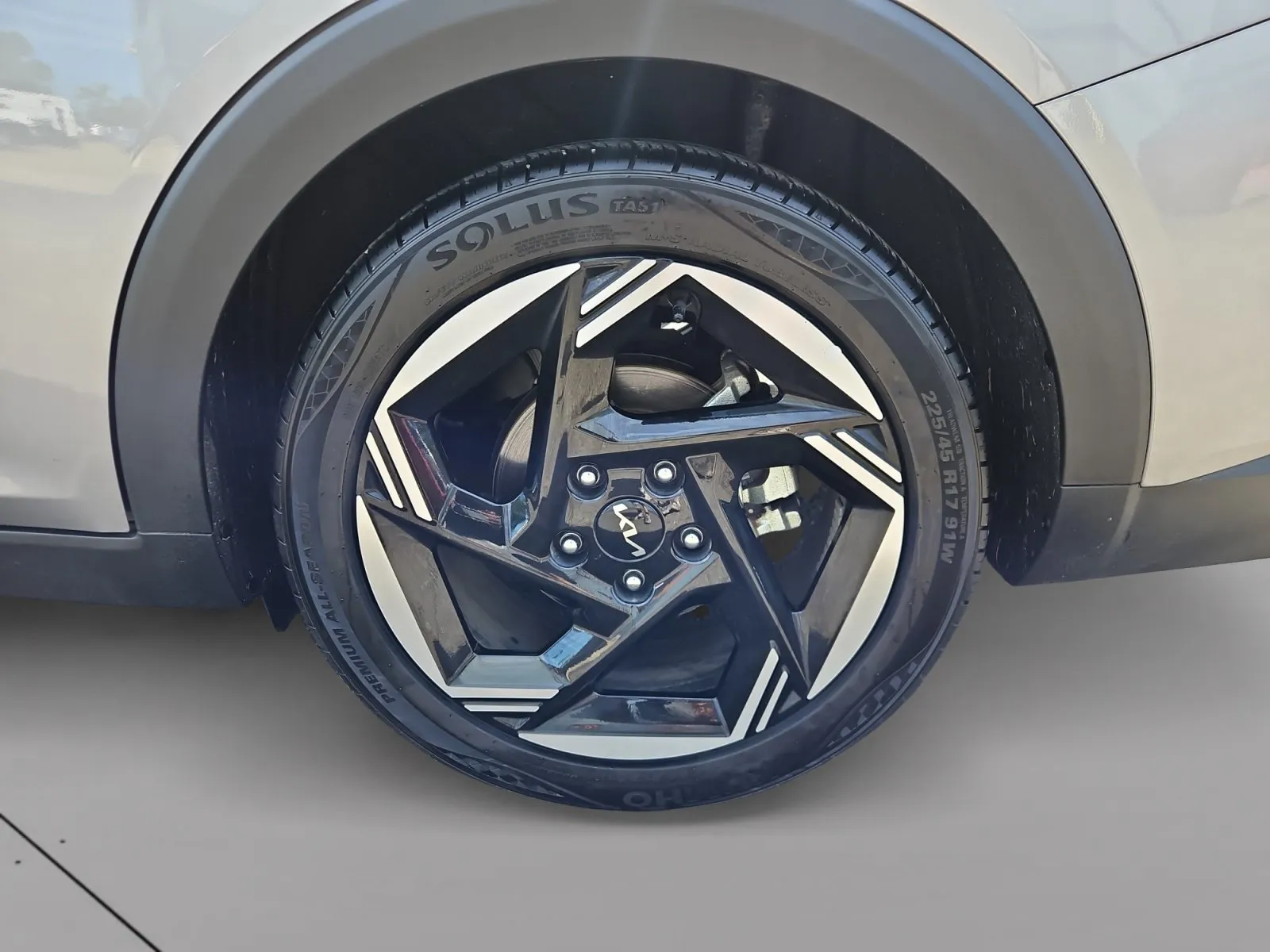 Kia K4 photo 15