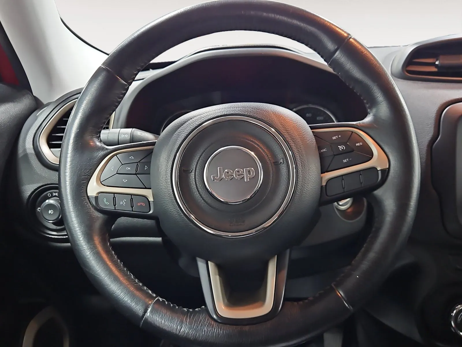 Jeep Renegade photo 12