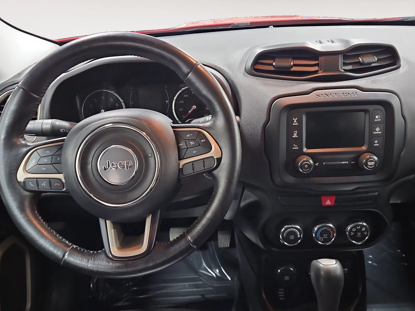 Jeep Renegade photo 10