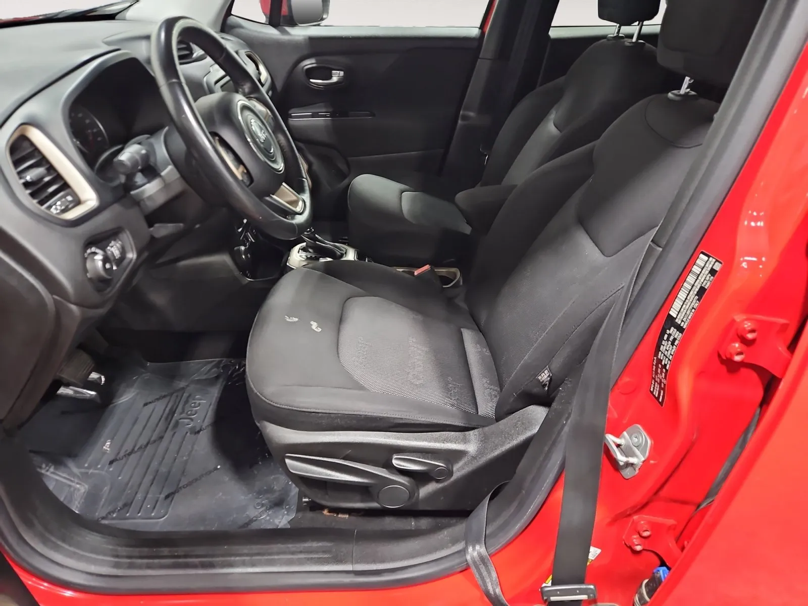 Jeep Renegade photo 9