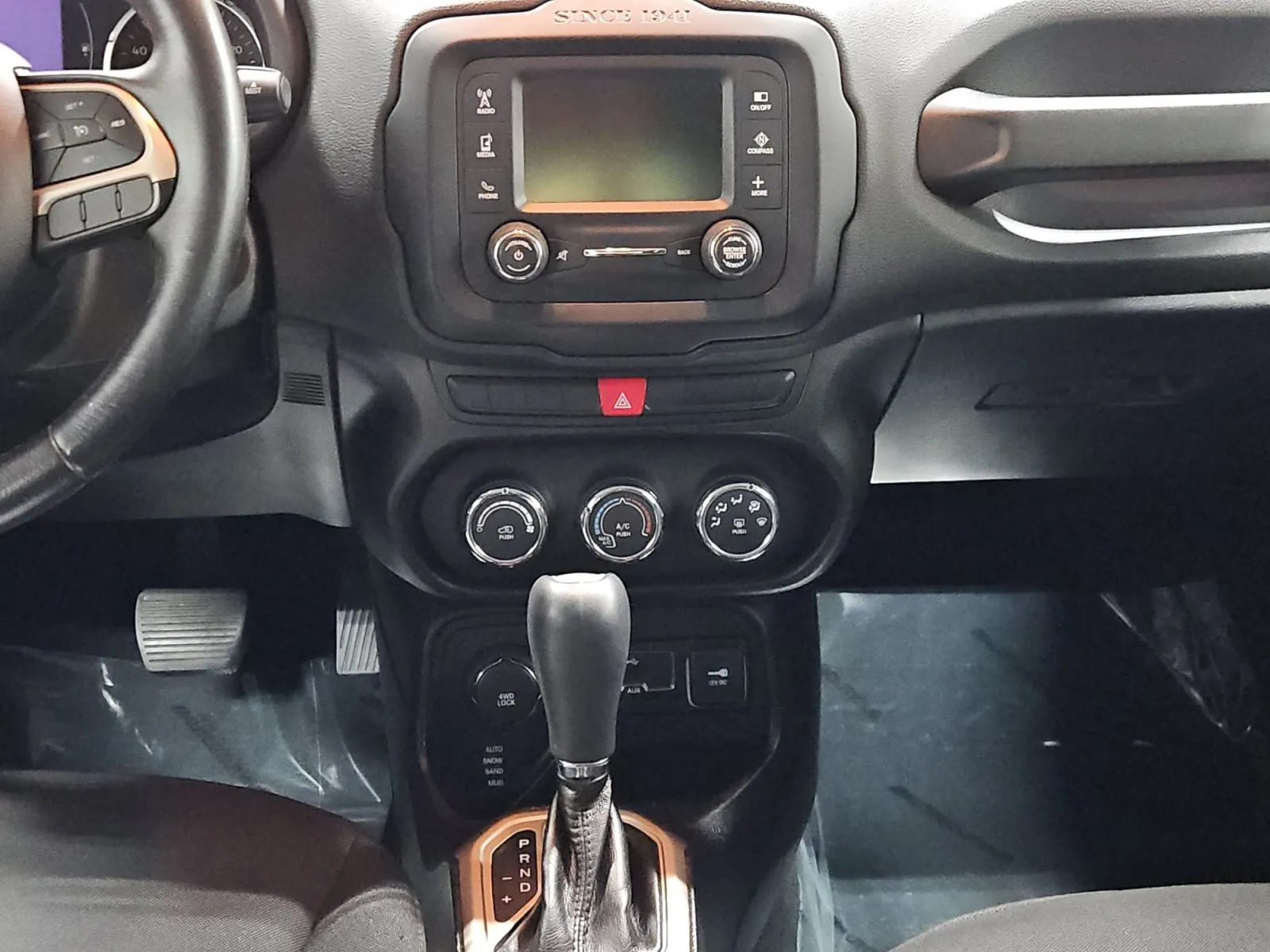 Jeep Renegade photo 11