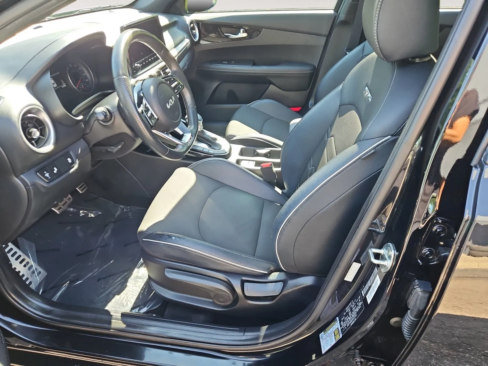Kia Forte photo 9