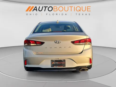 More photos of 2018 Hyundai Sonata SEL at Auto Boutique Ohio, OH