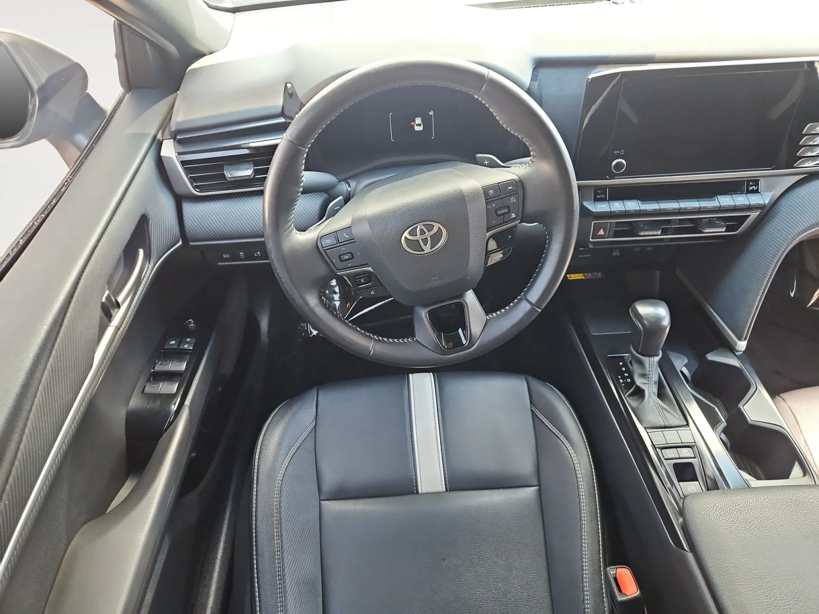 Toyota Camry photo 10