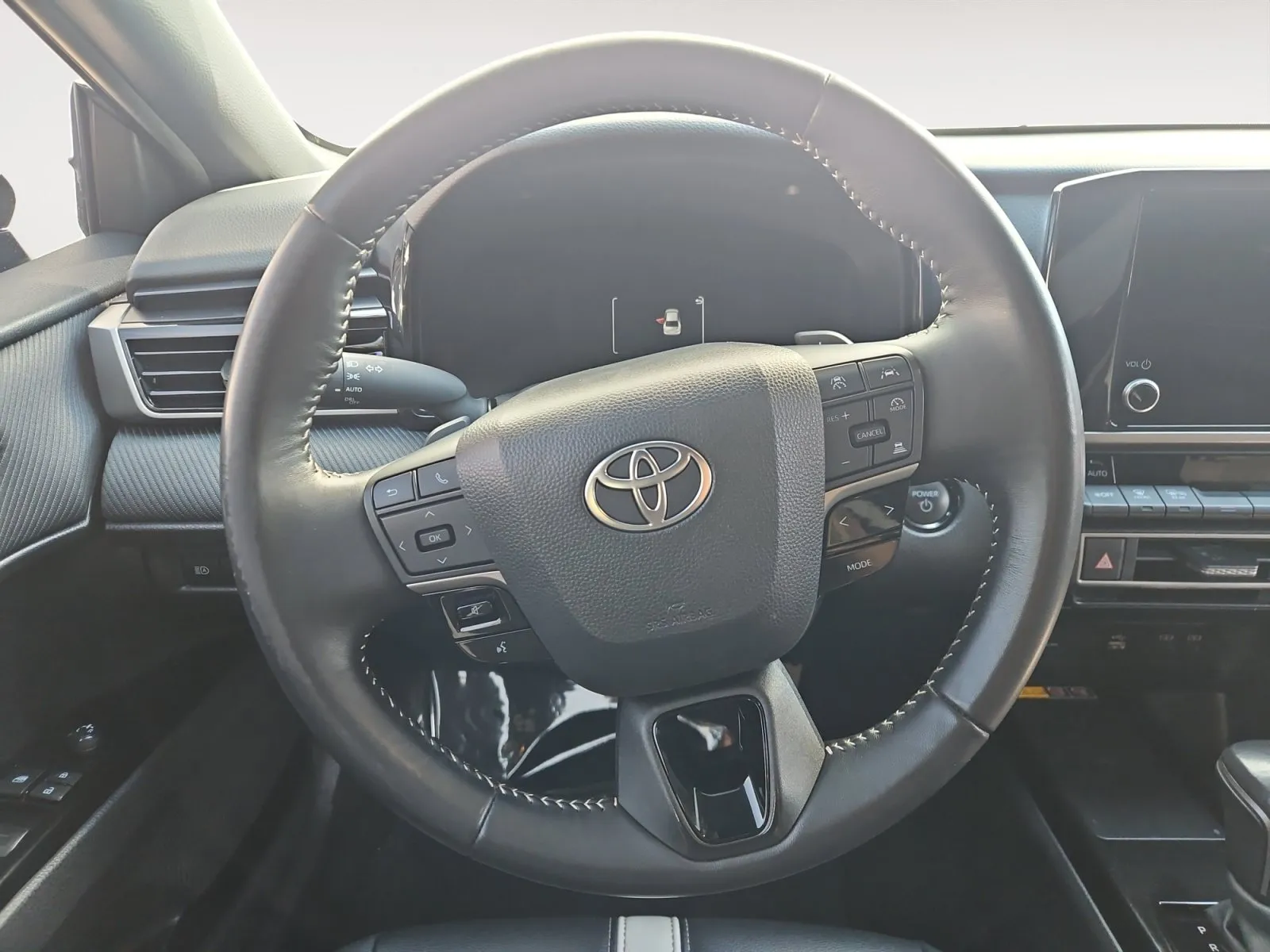 Toyota Camry photo 12