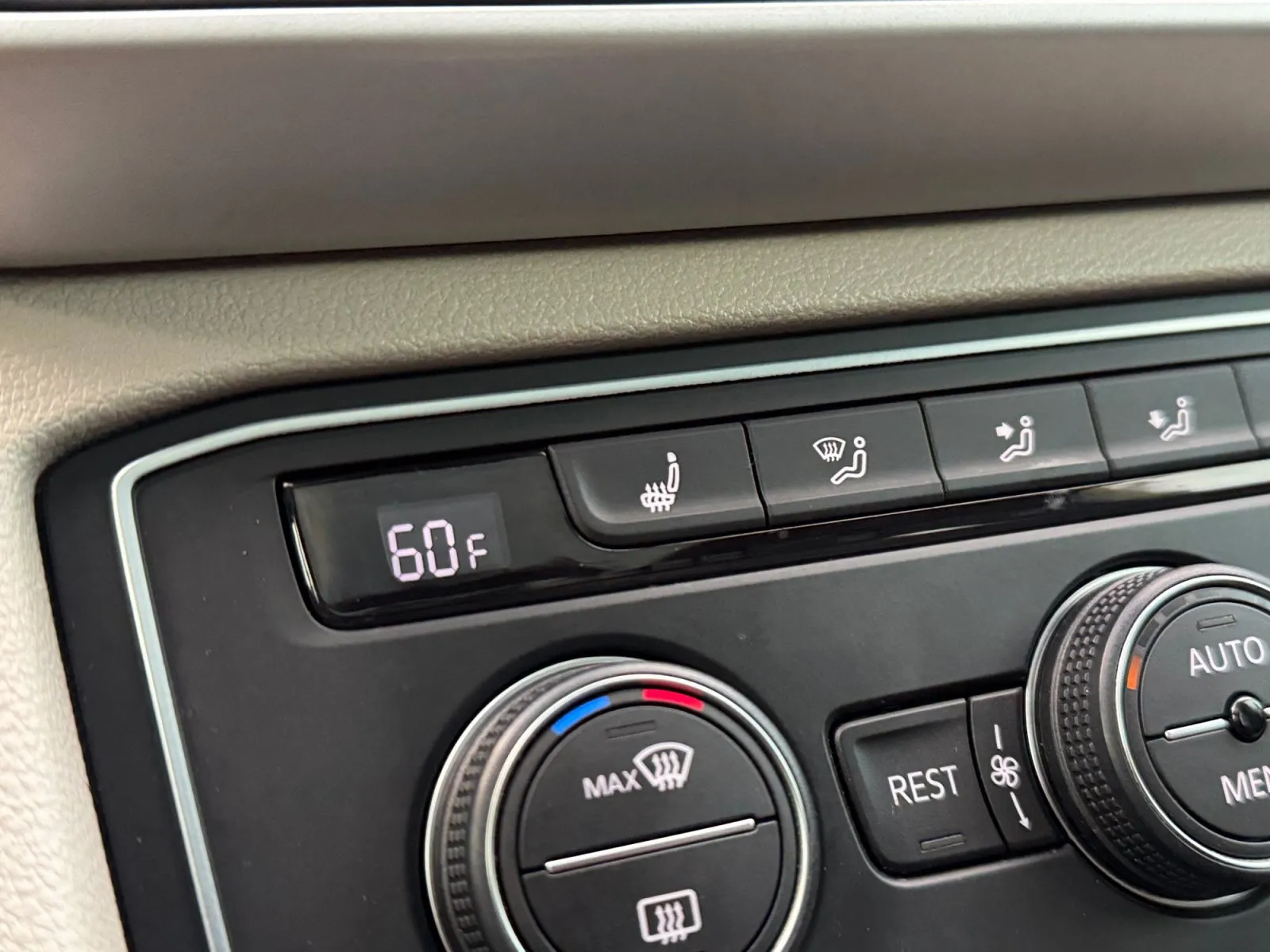 Volkswagen Atlas photo 8