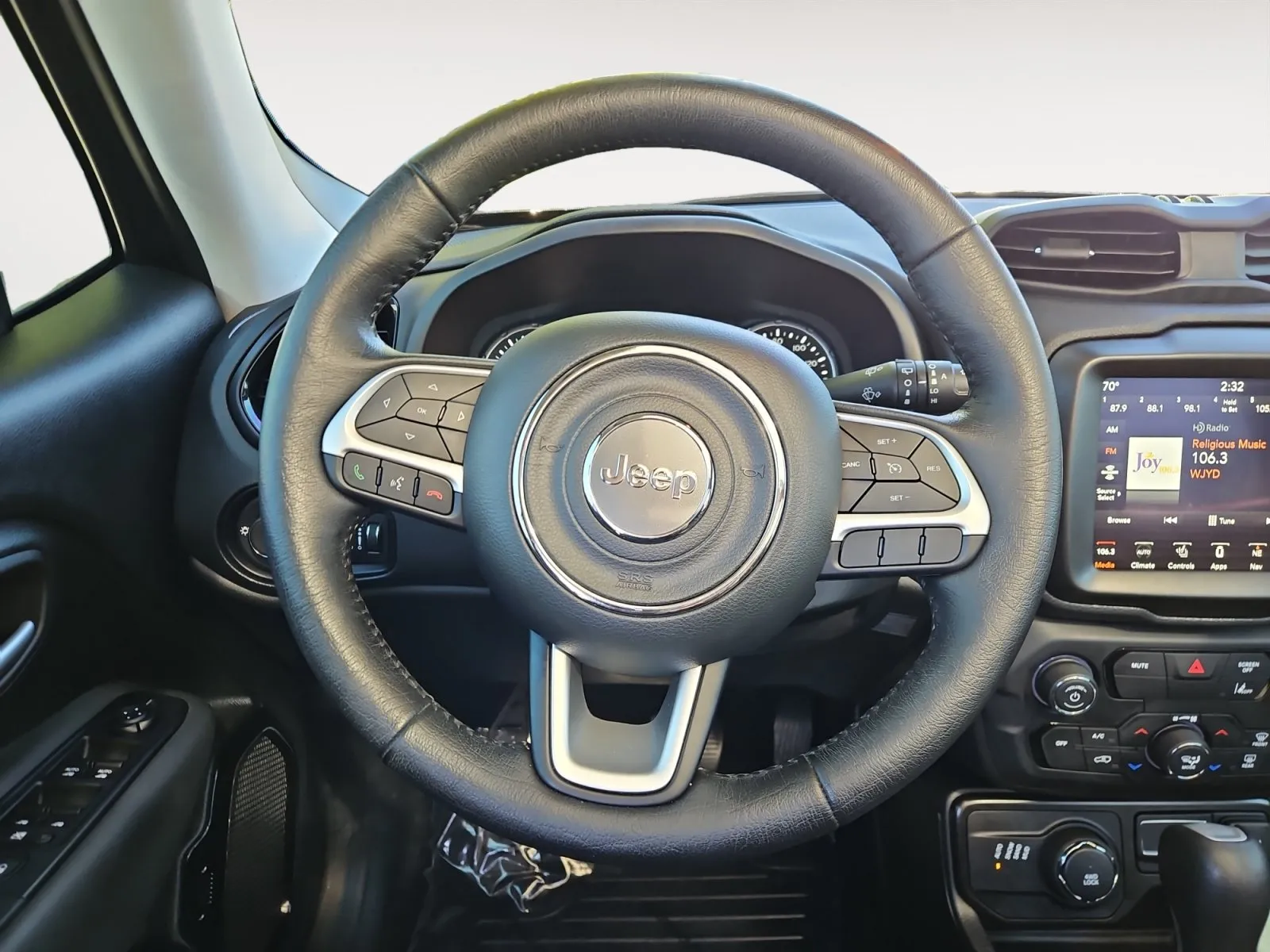 Jeep Renegade photo 12