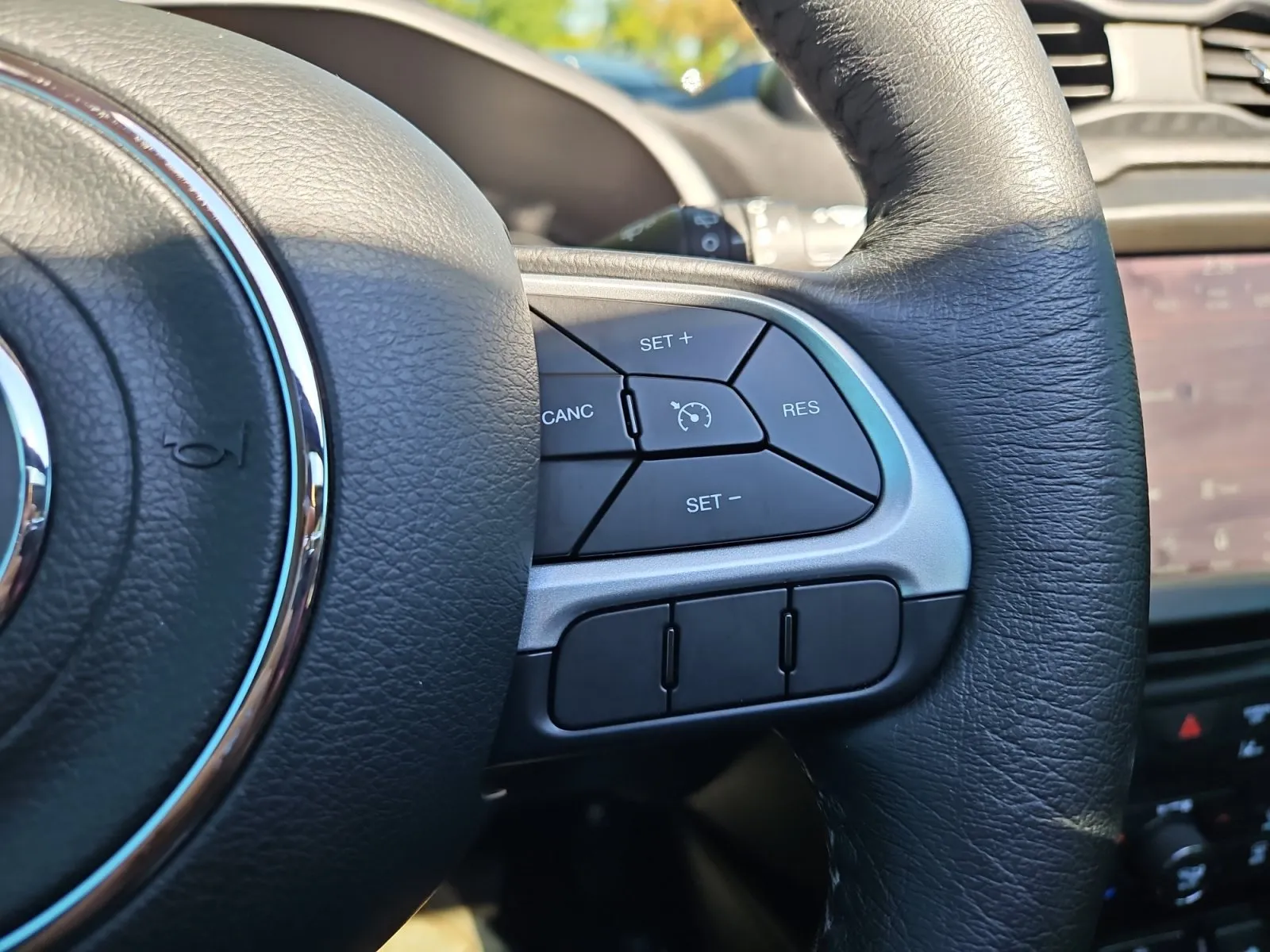 Jeep Renegade photo 23