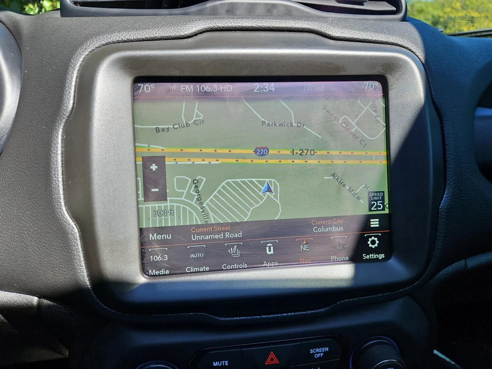 Jeep Renegade photo 16
