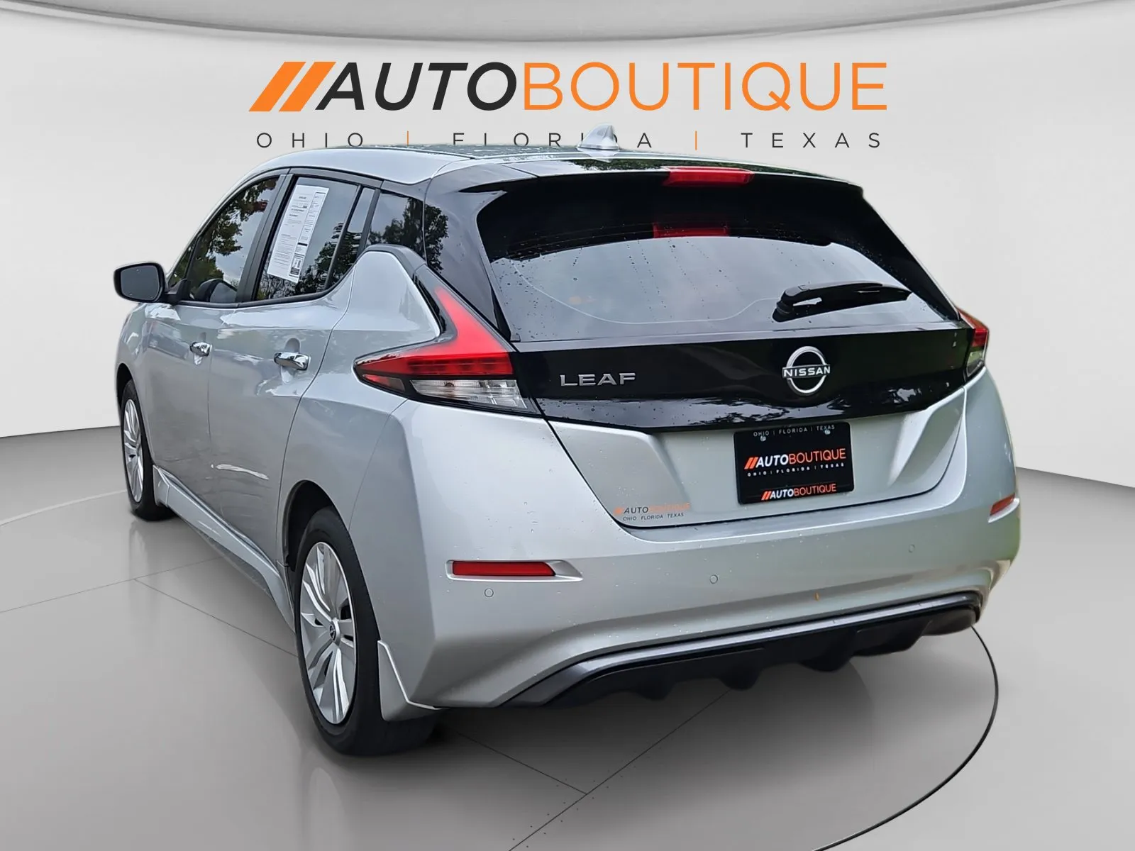 Nissan Leaf photo 3