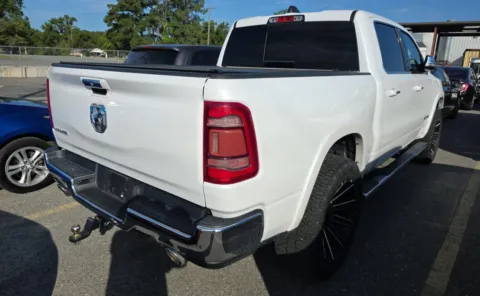 More photos of 2019 Ram 1500 Laramie at Auto Boutique Ohio, OH