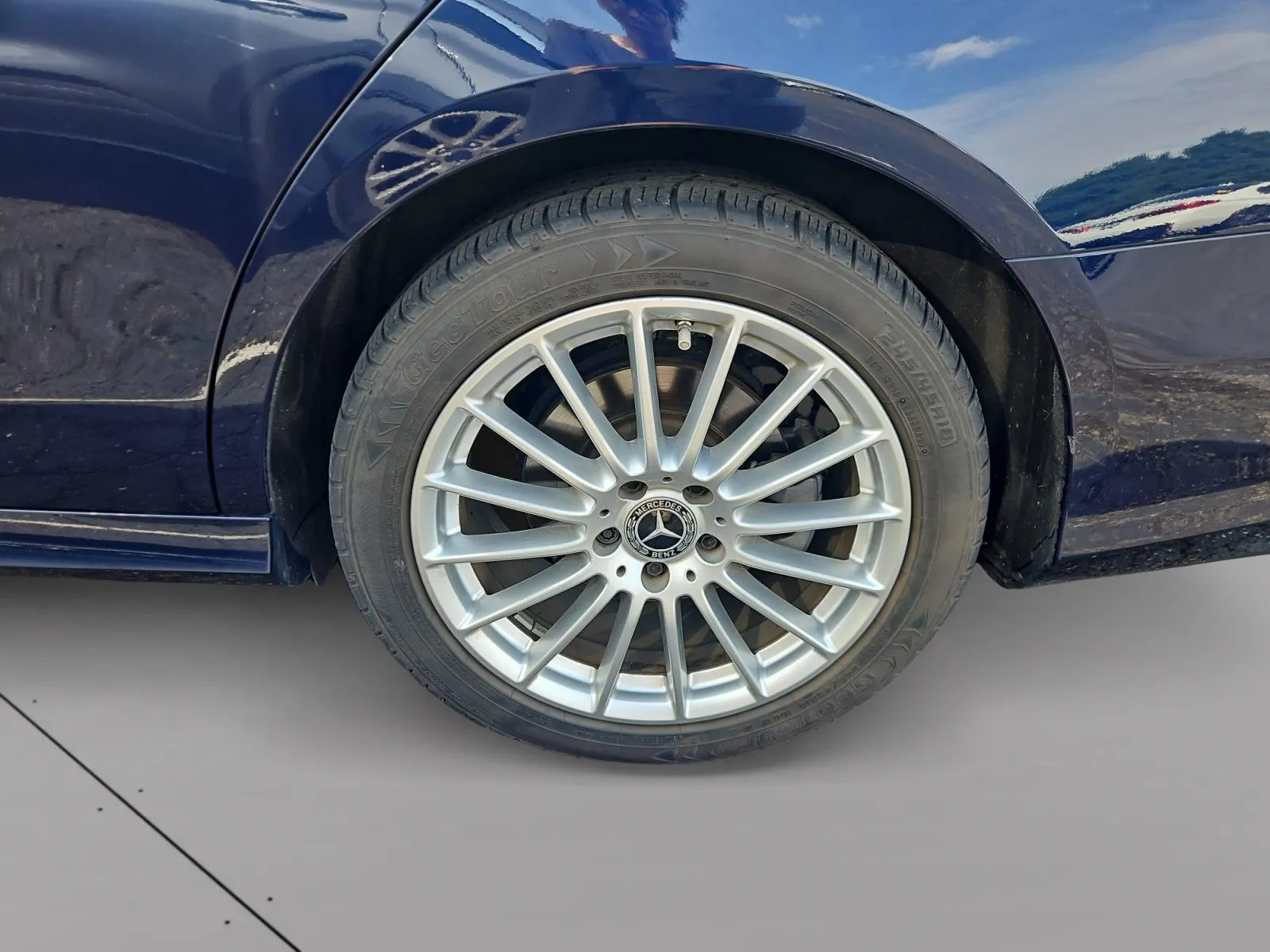 Mercedes-Benz E-Class photo 14
