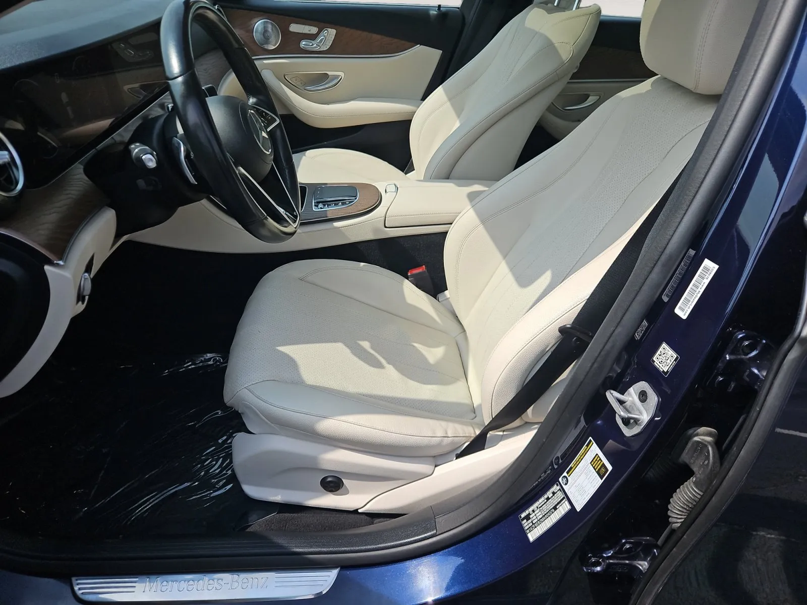 Mercedes-Benz E-Class photo 9