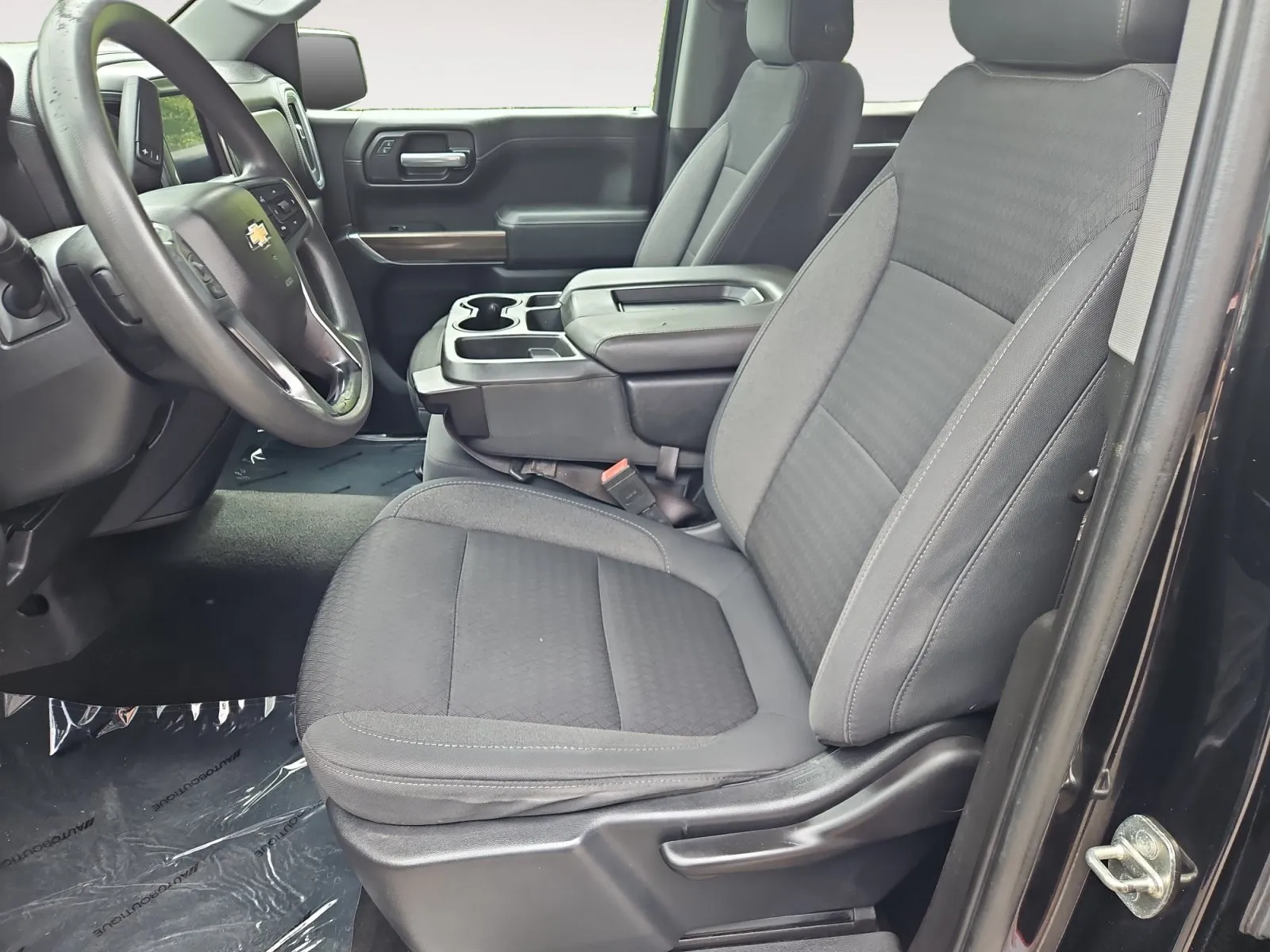Chevrolet Silverado photo 9