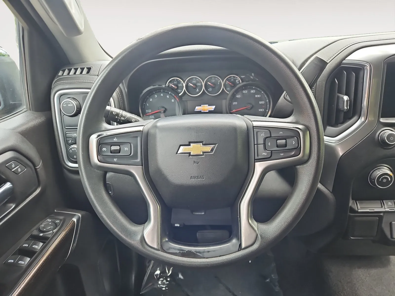 Chevrolet Silverado photo 12