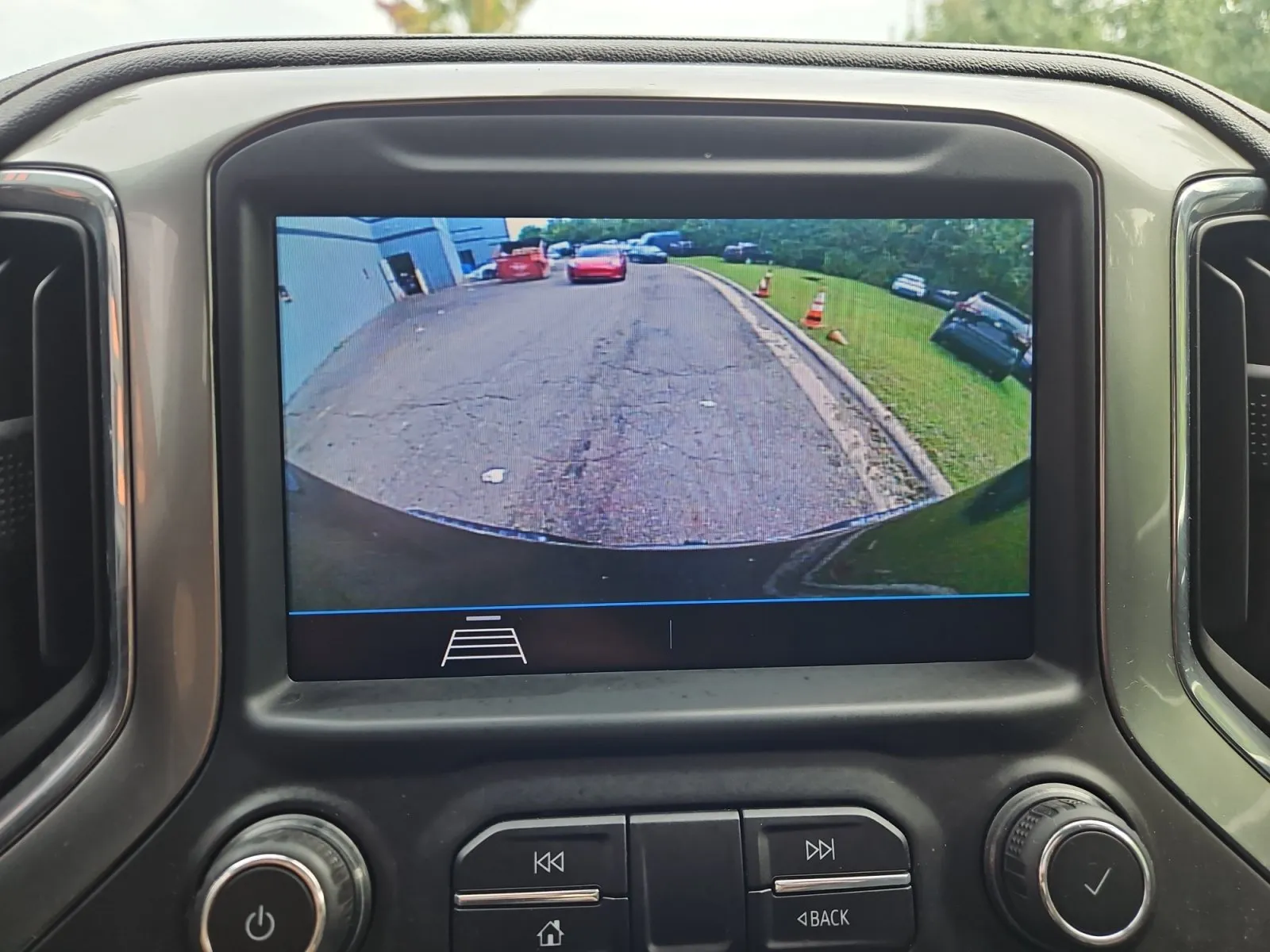 Chevrolet Silverado photo 18