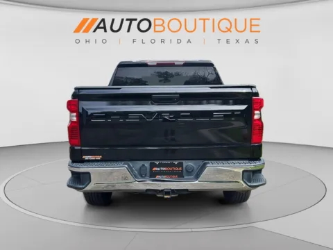 More photos of 2020 Chevrolet Silverado 1500 LT at Auto Boutique Ohio, OH