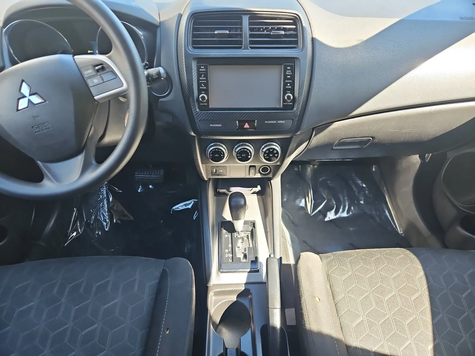 Mitsubishi Outlander Sport photo 11