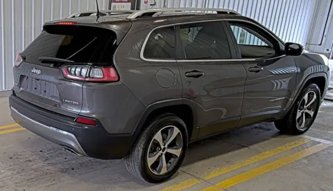 More photos of 2019 Jeep Cherokee Limited at Auto Boutique Ohio, OH