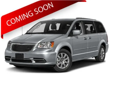 White 2016 Chrysler Town & Country Touring for sale in Columbus, OH