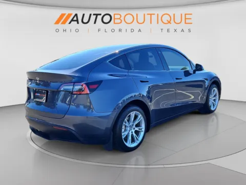 More photos of 2021 Tesla Model Y Standard Range at Auto Boutique Ohio, OH