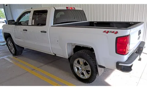 More photos of 2018 Chevrolet Silverado 1500 Custom at Auto Boutique Ohio, OH