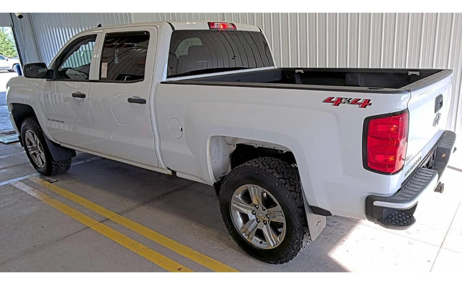 Chevrolet Silverado photo 4
