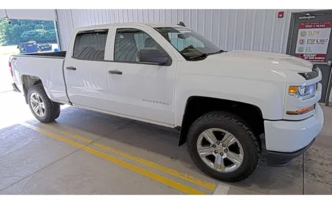 Another view of 2018 Chevrolet Silverado 1500 Custom for sale in Columbus, OH at Auto Boutique Ohio