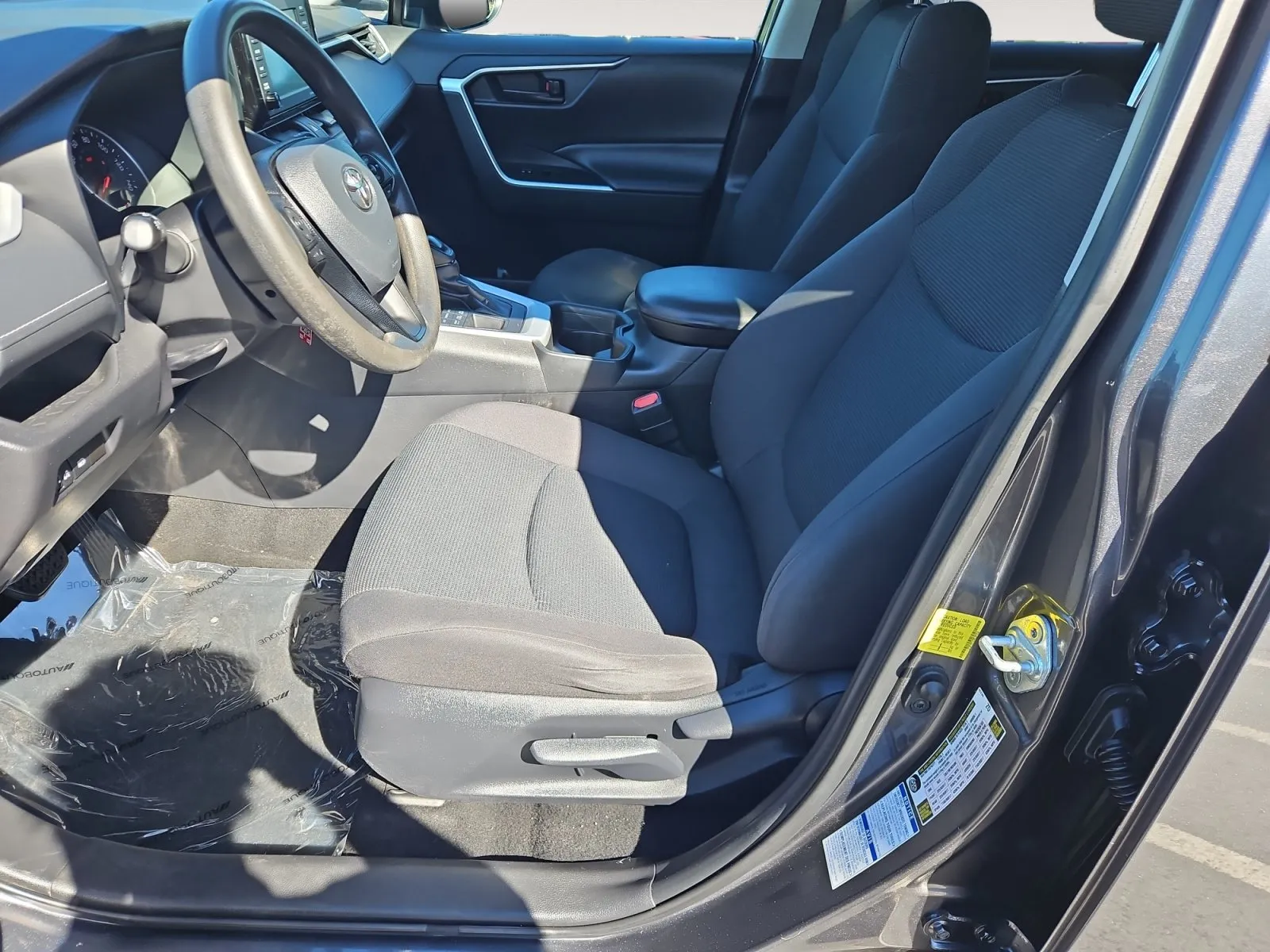 Toyota RAV4 photo 9
