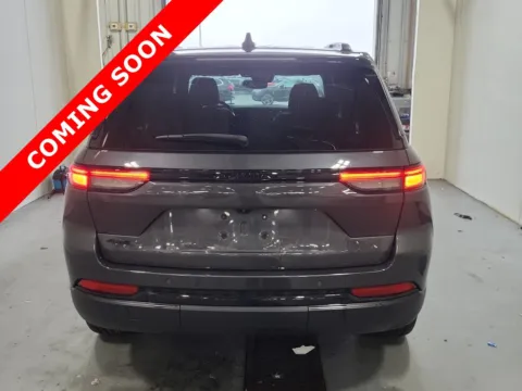 More photos of 2022 Jeep Grand Cherokee Altitude at Auto Boutique Ohio, OH