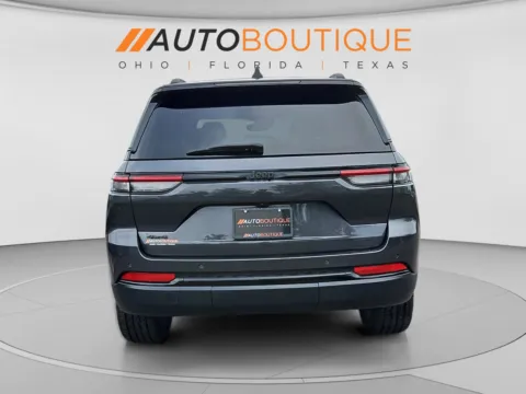 More photos of 2022 Jeep Grand Cherokee Altitude at Auto Boutique Ohio, OH