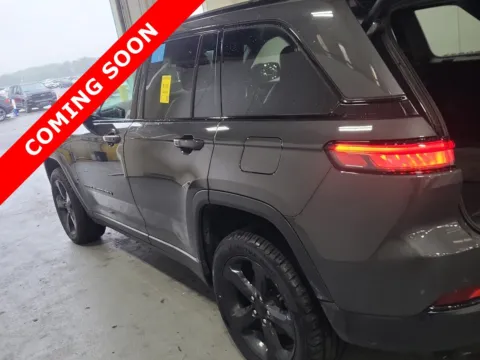 Another view of 2022 Jeep Grand Cherokee Altitude for sale in Columbus, OH at Auto Boutique Ohio