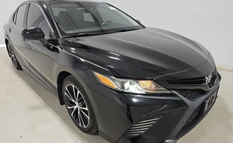 Another view of 2020 Toyota Camry SE for sale in Columbus, OH at Auto Boutique Ohio