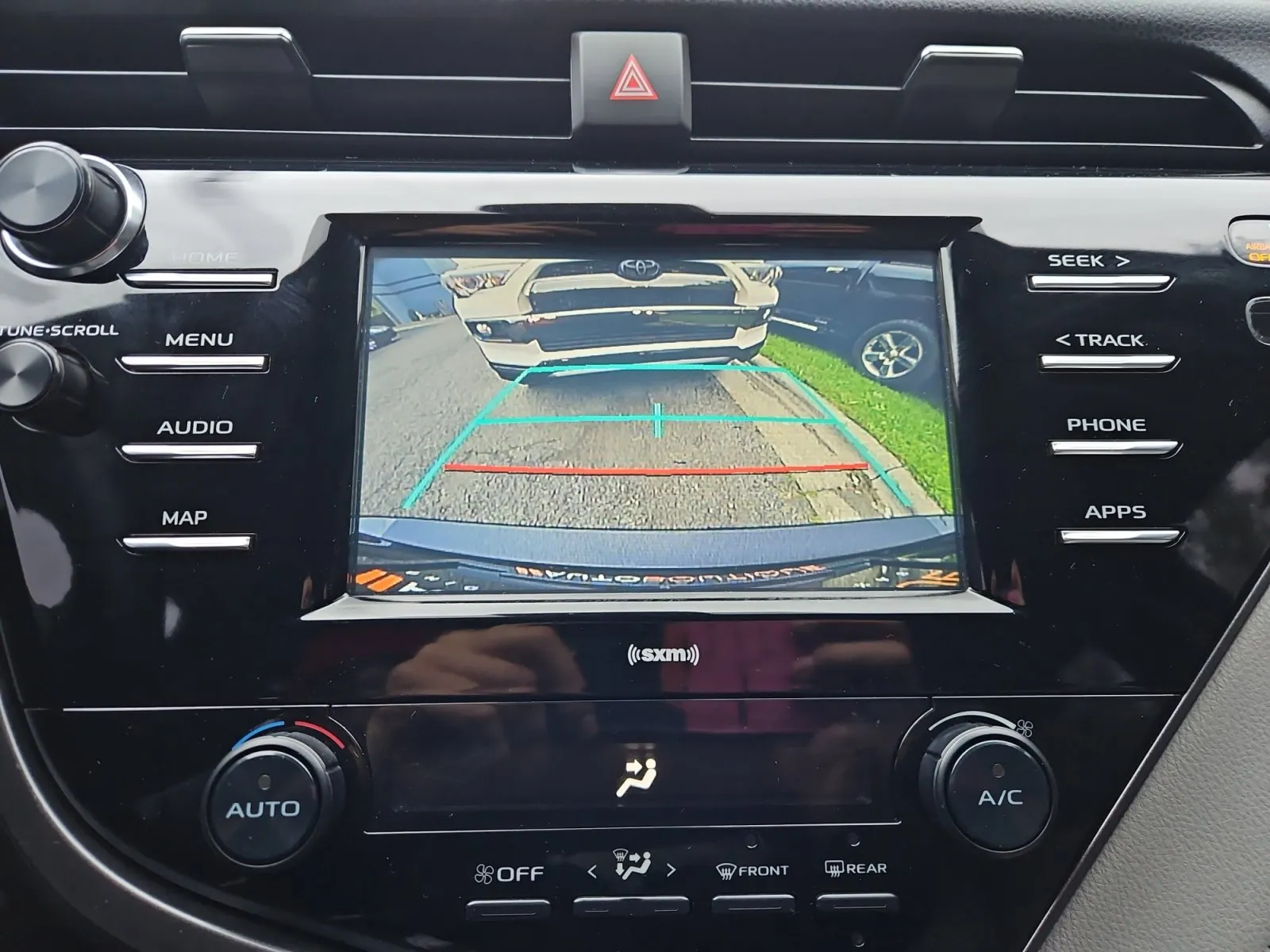 Toyota Camry photo 16