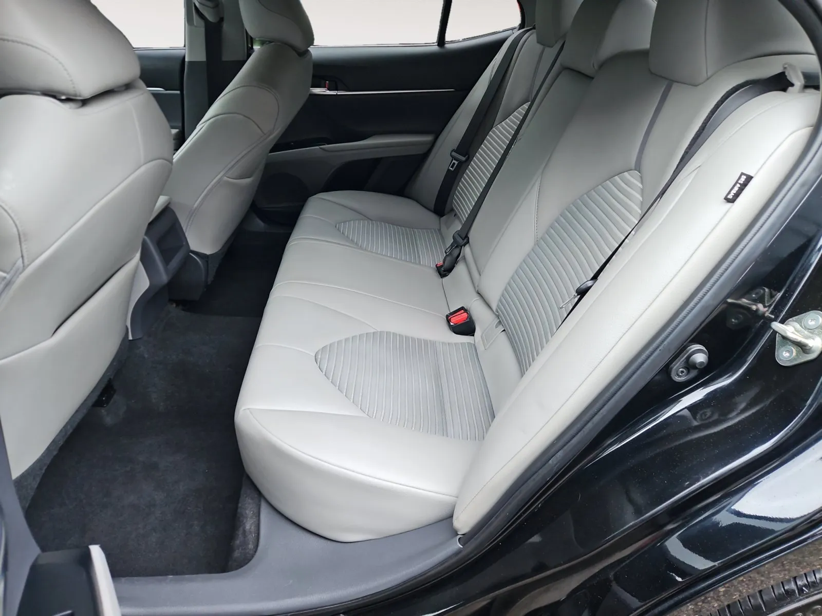 Toyota Camry photo 13