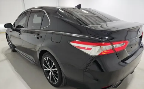 More photos of 2020 Toyota Camry SE at Auto Boutique Ohio, OH