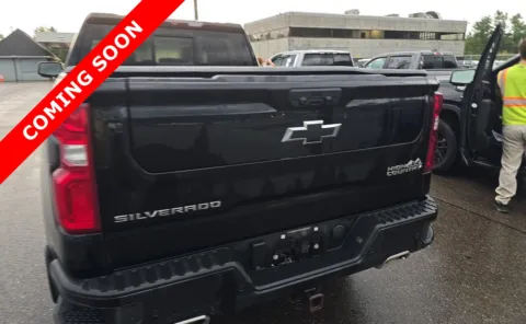 More photos of 2022 Chevrolet Silverado 1500 High Country at Auto Boutique Ohio, OH