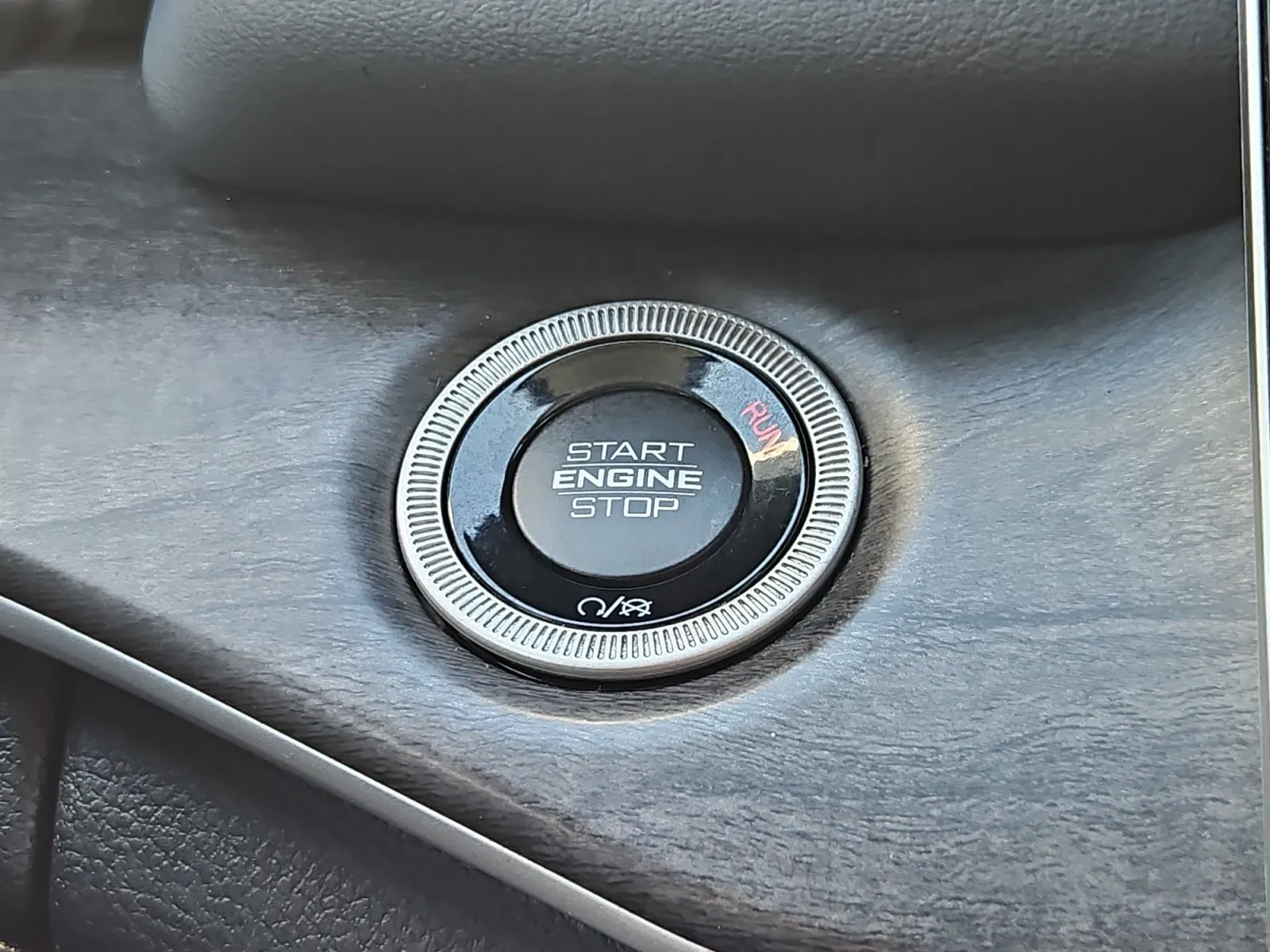 Jeep Grand Cherokee photo 23