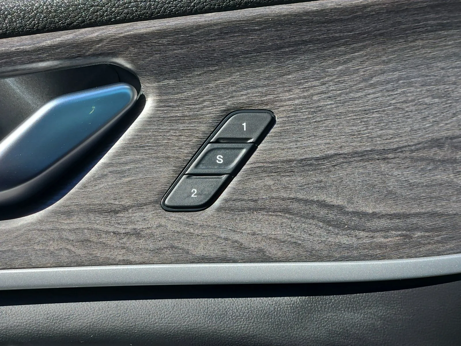 Jeep Grand Cherokee photo 16