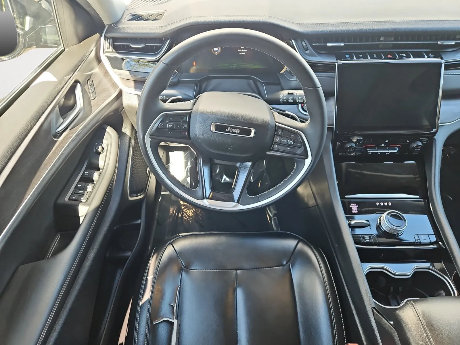 Jeep Grand Cherokee photo 10