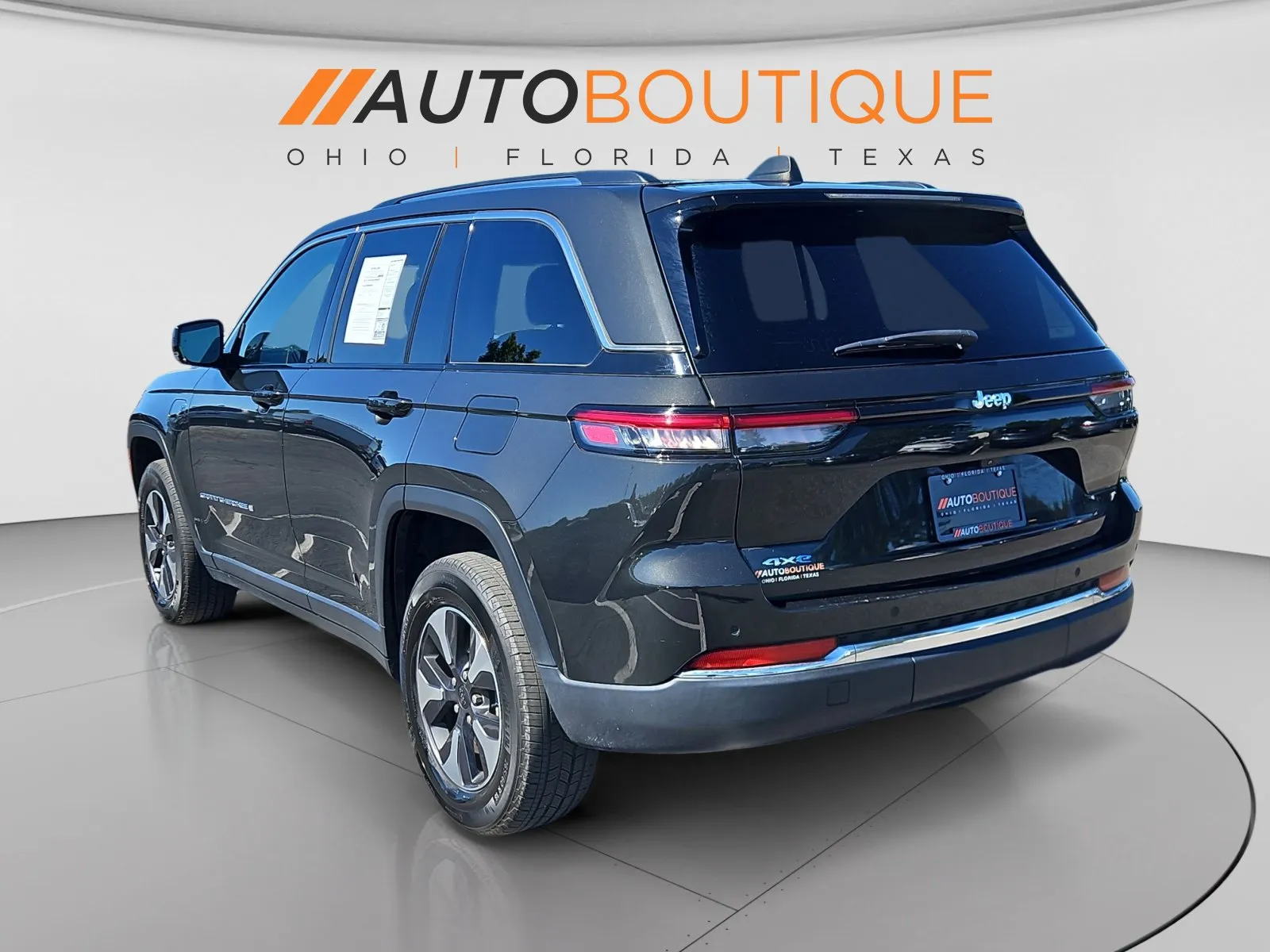 Jeep Grand Cherokee photo 3
