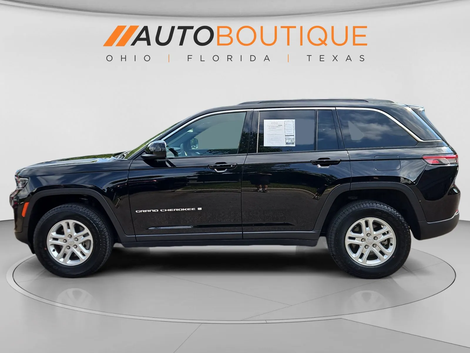 Jeep Grand Cherokee photo 2