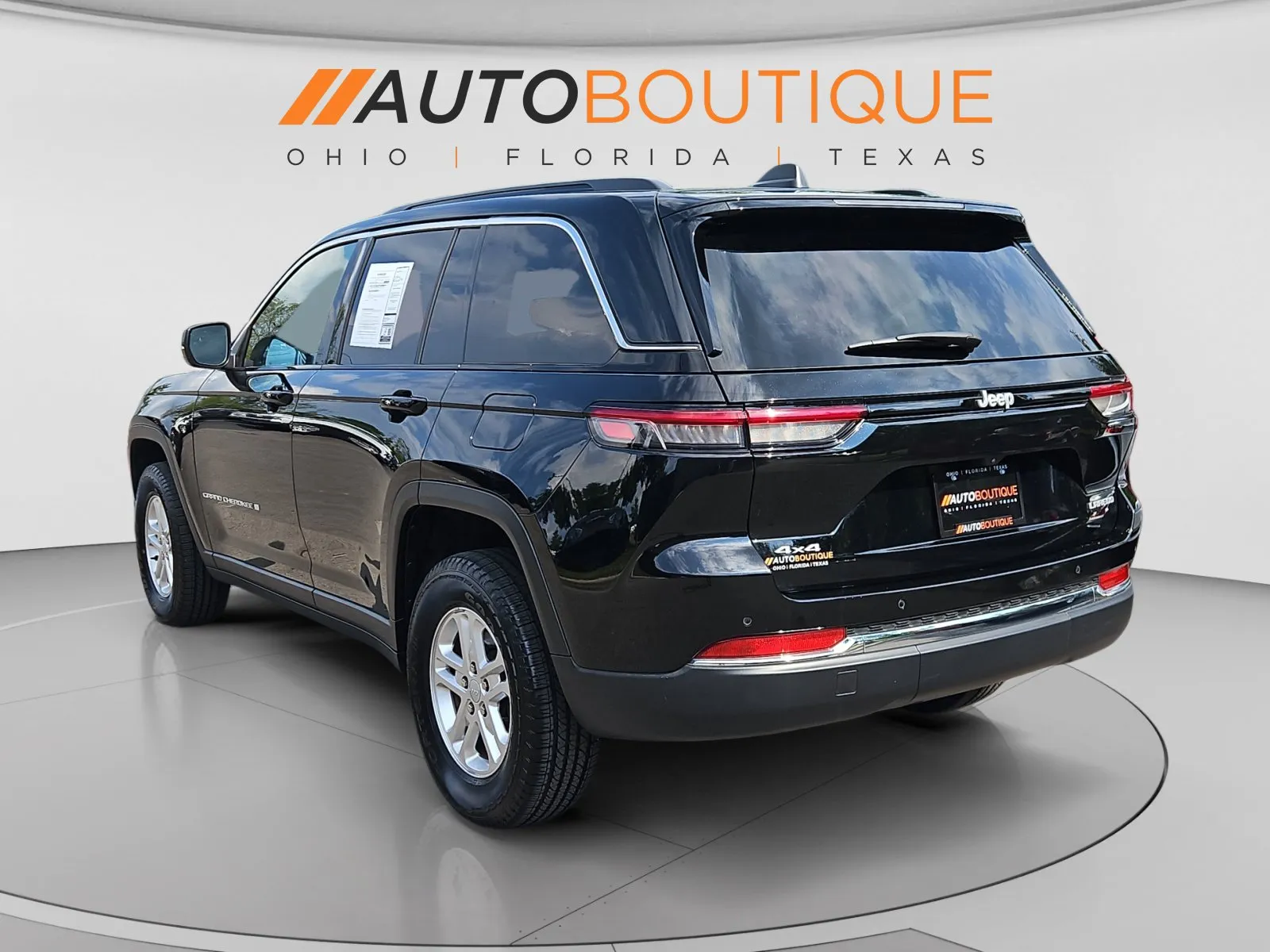 Jeep Grand Cherokee photo 3