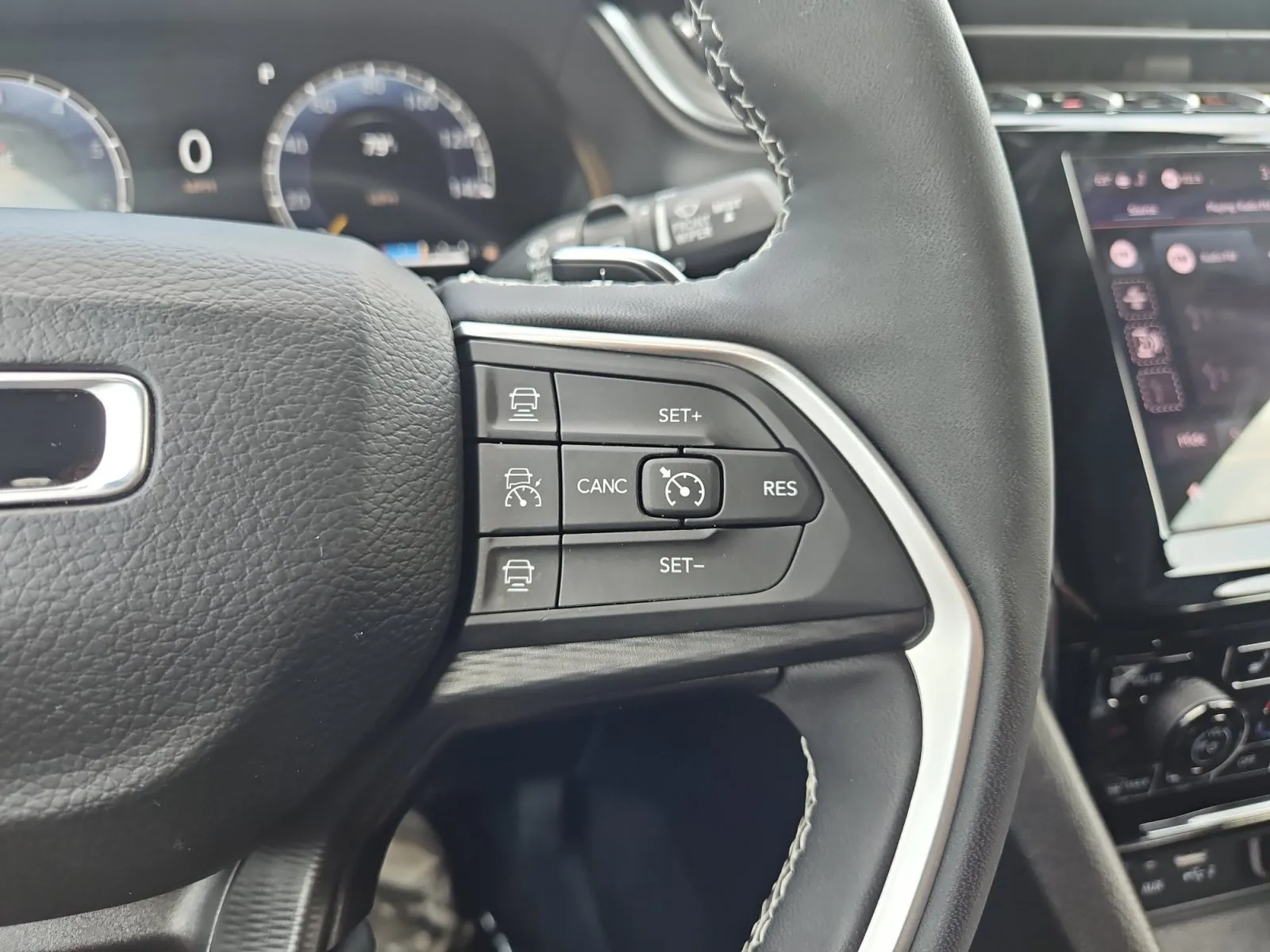 Jeep Grand Cherokee photo 25