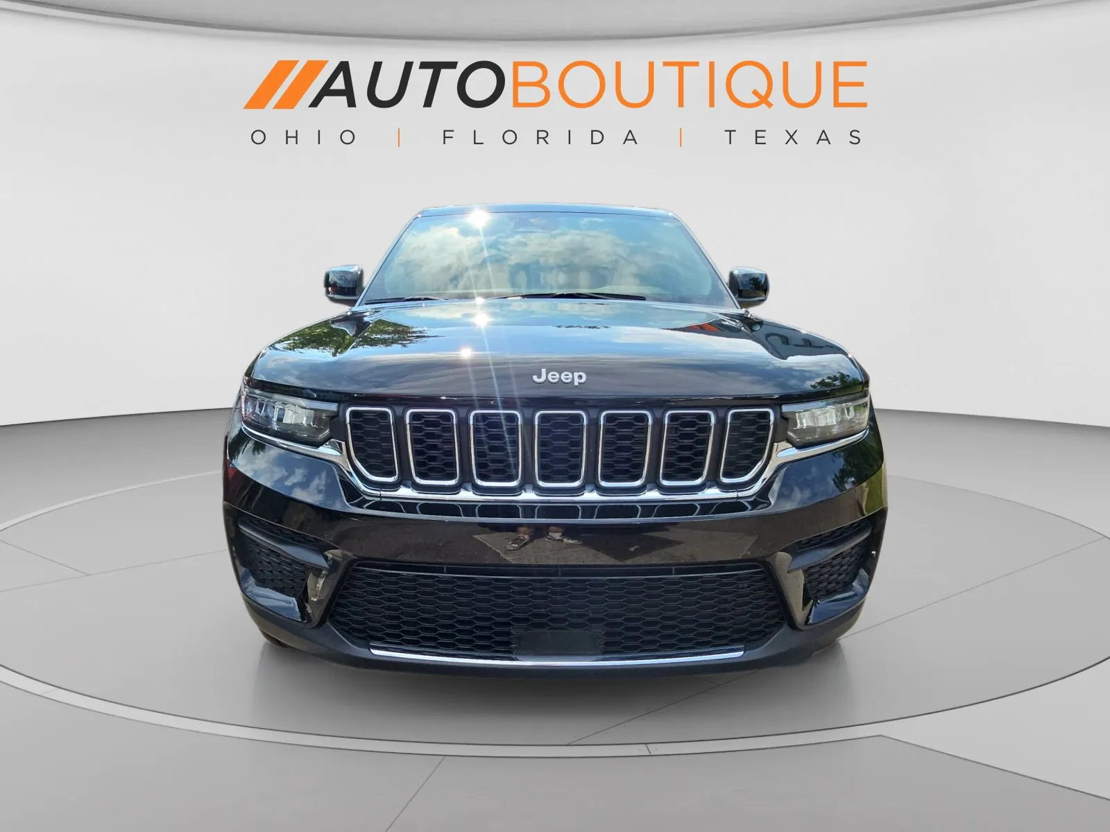 Jeep Grand Cherokee photo 8
